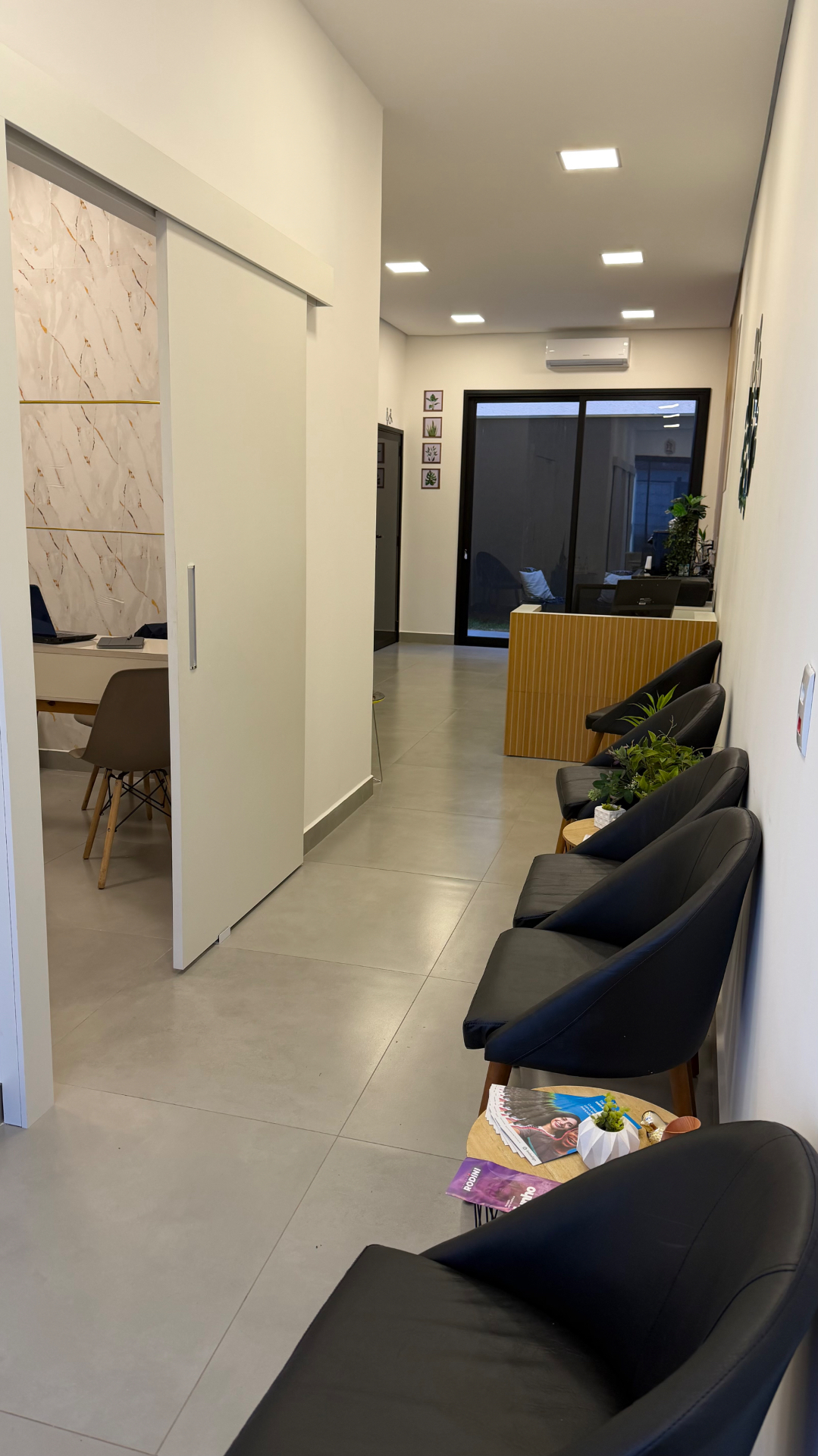 Recepção do consultório da Dra. Lívia Maria Rodrigues
